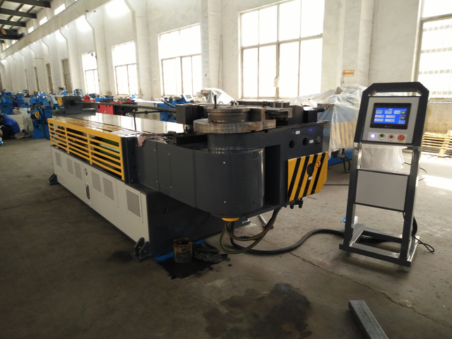 Cintreuse de tubes à commande manuelle CNC de 4 pouces